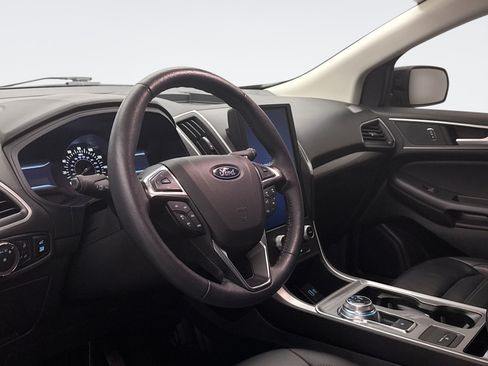 Used 2024 Ford Edge SEL w/ Convenience Package image 7