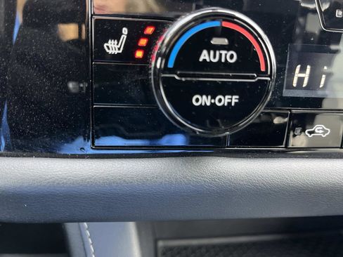 Used 2022 Nissan Pathfinder SL w/ SL Black Package image 35