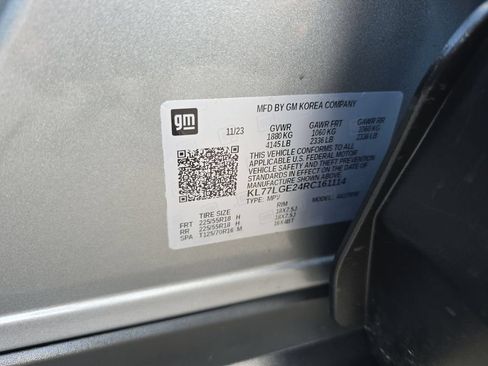 Used 2024 Chevrolet Trax RS FWD image 34