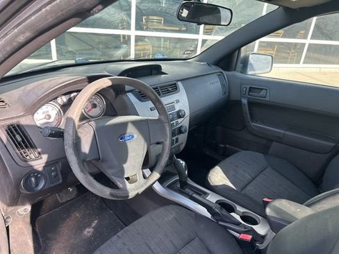 Used 2010 Ford Focus SE image 18