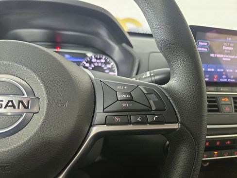 Used 2022 Nissan Altima 2.5 SV image 15