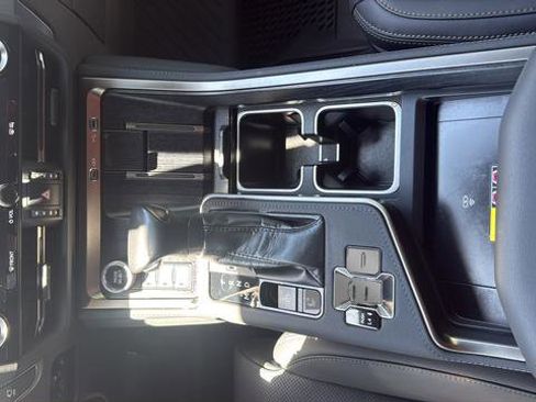 Used 2024 Lexus GX 550 AWD/4WD image 9