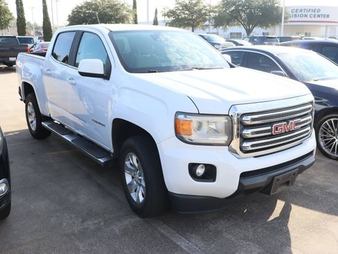 Used 2018 GMC Canyon SLE w/ SLE Convenience Package image 2