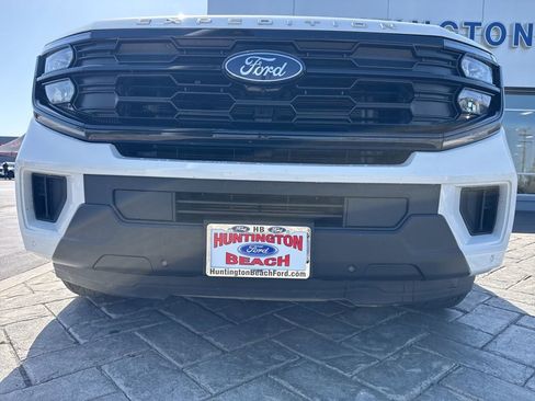 Used 2025 Ford Expedition Active AWD/4WD image 29