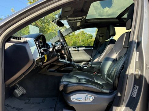 Used 2017 Porsche Cayenne GTS AWD/4WD image 11