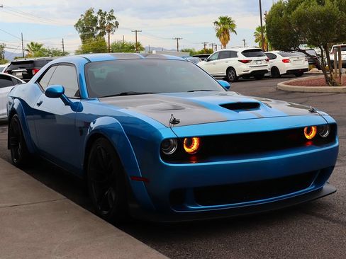 Used 2018 Dodge Challenger SRT Hellcat RWD image 15