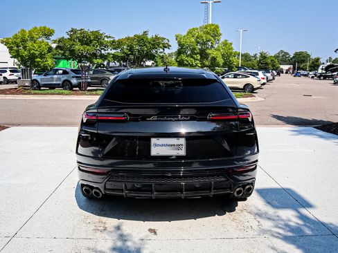 Used 2021 Lamborghini Urus AWD/4WD image 10
