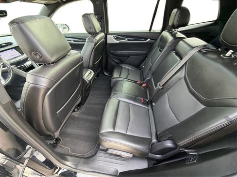 Used 2023 Cadillac XT6 Premium Luxury w/ Technology Package AWD/4WD image 39