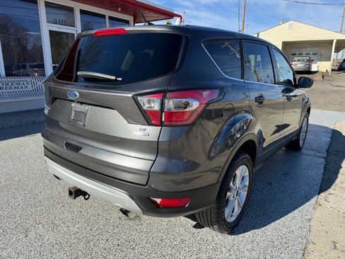 Used 2017 Ford Escape SE image 10