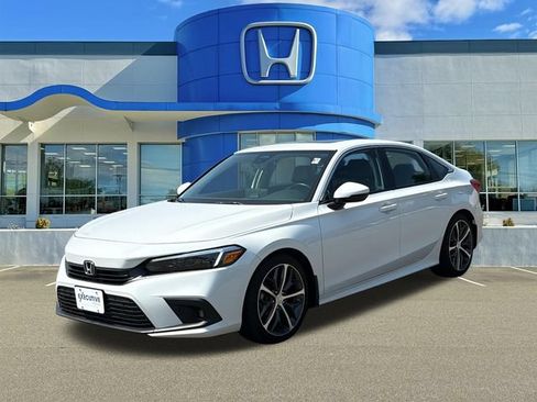 Used 2024 Honda Civic Touring image 3