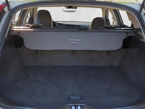 Used 2018 Volvo V60 T5 Cross Country w/ Convenience Package image 5