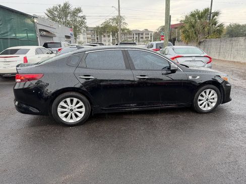 Used 2018 Kia Optima S image 5