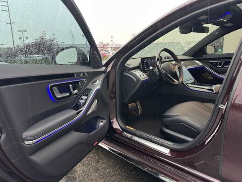 Used 2024 Mercedes-Benz S 500 S 500 image 18