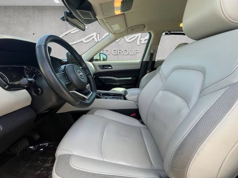 Used 2023 Nissan Pathfinder SL FWD image 19