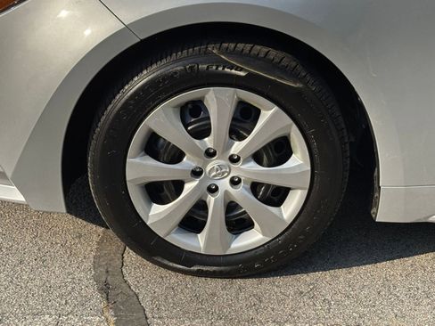 Used 2025 Toyota Corolla LE image 34