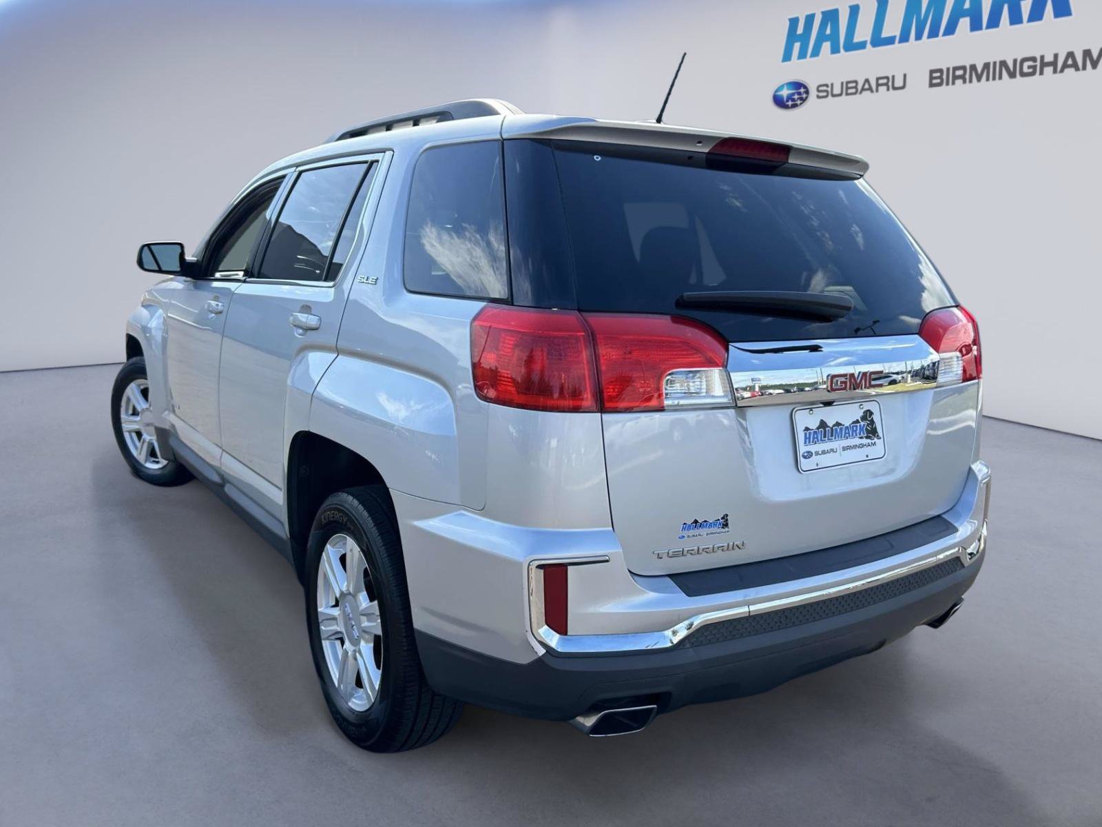 Used 2016 GMC Terrain SLE w/ Convenience Package FWD image 4