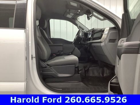 Used 2023 Ford F250 XLT w/ FX4 Off-Road Package image 12