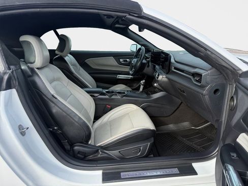 Used 2024 Ford Mustang Premium image 18