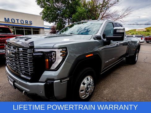 Used 2025 GMC Sierra 3500 Denali Ultimate AWD/4WD image 3