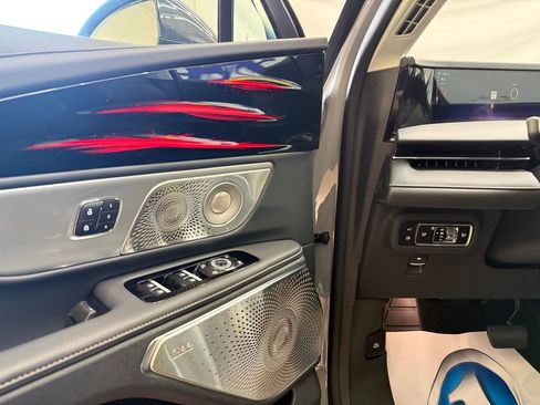 Used 2022 Ford F150 XL w/ Trailer Tow Package image 8