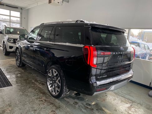 Used 2025 Ford Expedition Platinum w/ Platinum Ultimate Package image 2