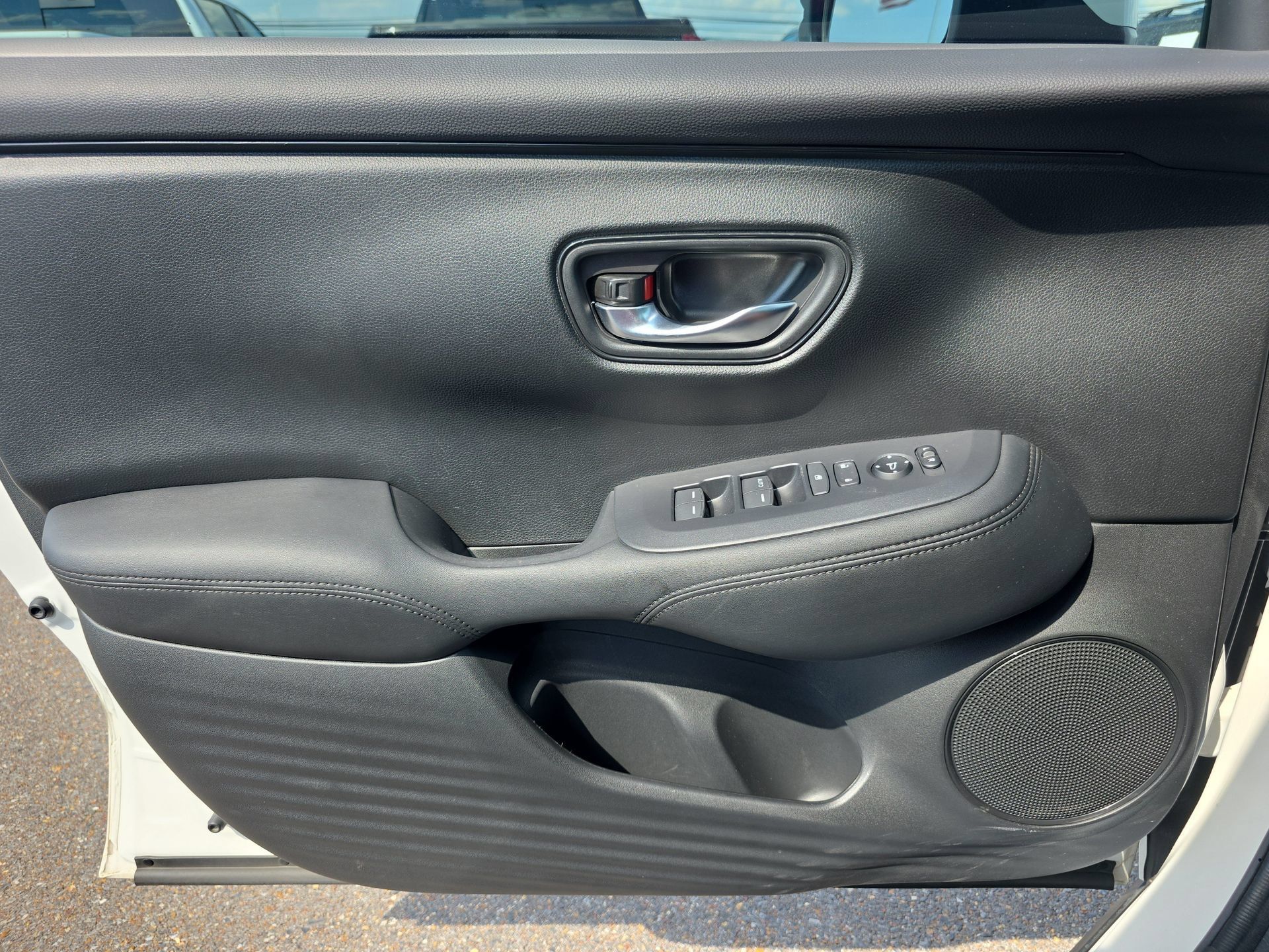 Used 2024 Honda HR-V LX image 17