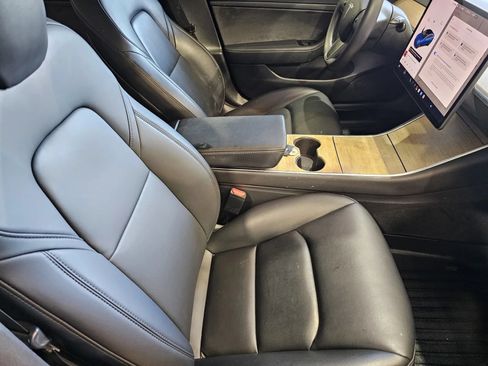 Used 2020 Tesla Model 3 Standard Range RWD image 7
