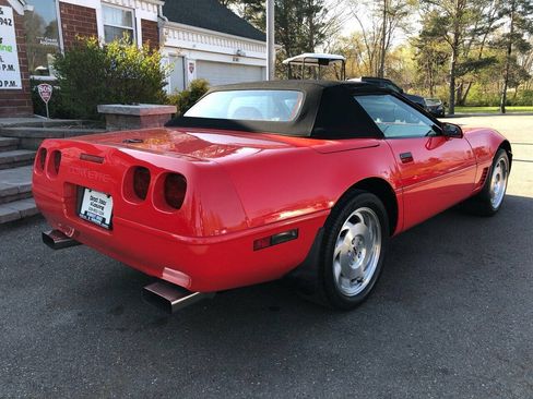 Used 1995 Chevrolet Corvette Convertible RWD image 6