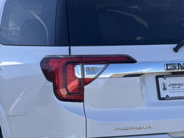 Used 2022 GMC Acadia Denali w/ Denali Technology Package AWD/4WD image 14