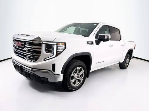 Used 2024 GMC Sierra 1500 SLT AWD/4WD image 3