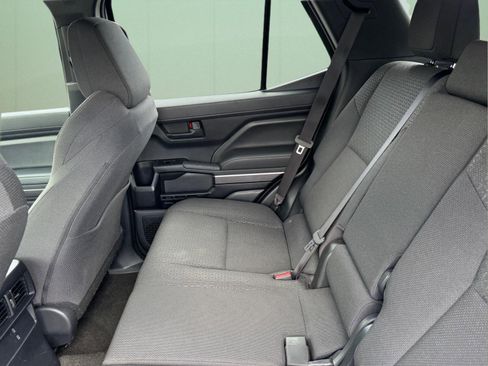 Used 2025 Toyota 4Runner SR5 AWD/4WD image 10