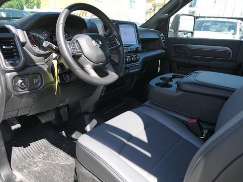 New 2026 RAM 5500 Tradesman w/ Chrome Appearance Group AWD/4WD image 11