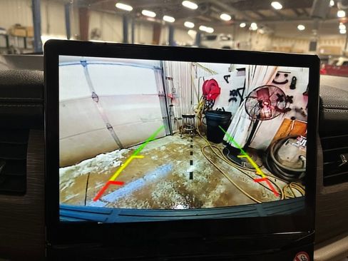 Used 2024 Ford Expedition Limited image 22