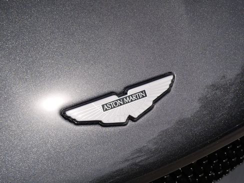 Used 2019 Aston Martin DBS Superleggera RWD image 16