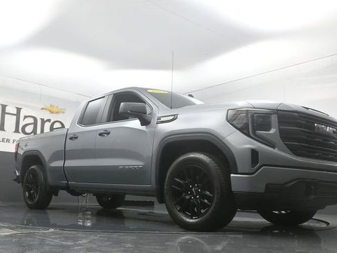 Used 2023 GMC Sierra 1500 Pro w/ Graphite Edition AWD/4WD image 3