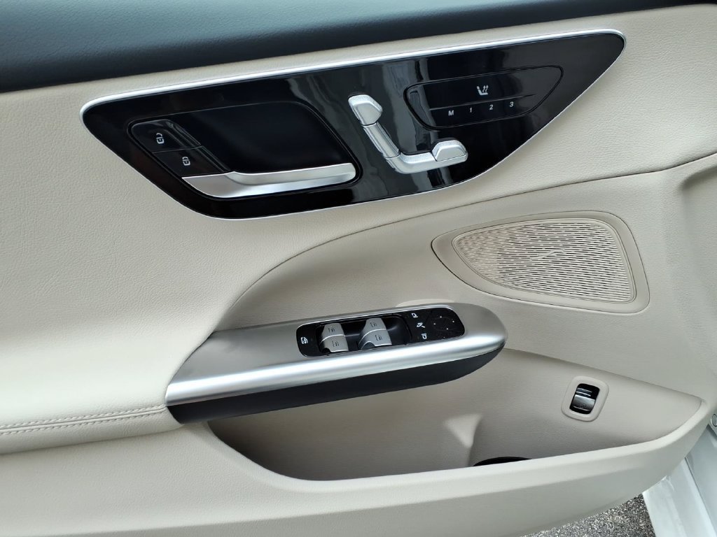 Certified 2026 Mercedes-Benz C 300 4MATIC Sedan image 12