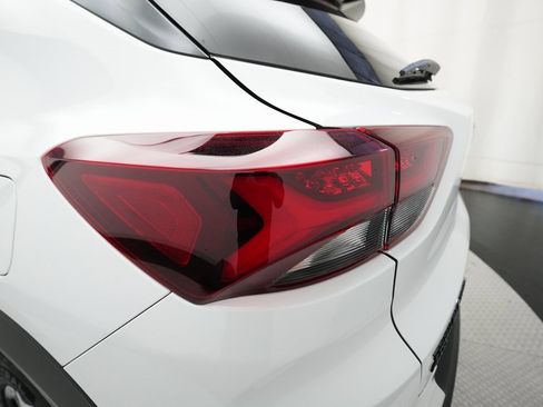 Used 2022 Chevrolet TrailBlazer RS image 31