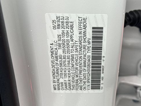 Used 2025 Honda Pilot Sport image 39