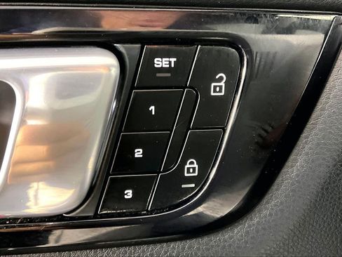 Used 2020 Porsche Cayenne AWD/4WD image 31