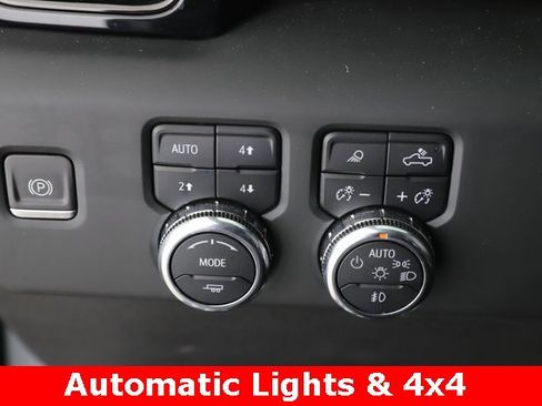 Used 2024 GMC Sierra 1500 AT4 w/ Technology Package image 21