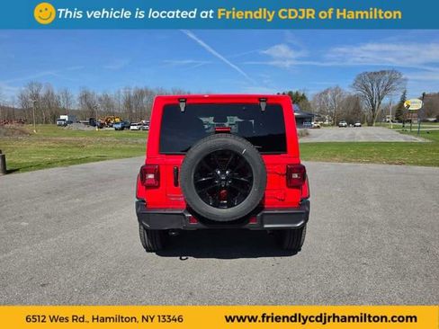 Used 2025 Jeep Wrangler Unlimited Sahara AWD/4WD image 6
