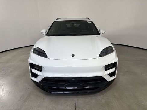 Certified 2025 Porsche Macan Turbo Electric AWD/4WD image 10