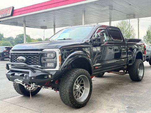 Used 2023 Ford F250 Lariat w/ Lariat Ultimate Package AWD/4WD image 6