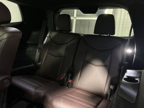 Used 2023 Cadillac XT6 Premium Luxury image 34