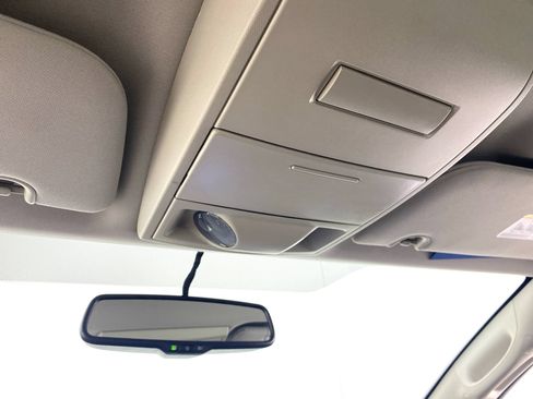 Used 2018 Dodge Grand Caravan SE w/ UConnect Hands-Free Group FWD image 25