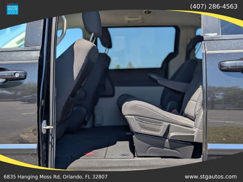 Used 2009 Dodge Grand Caravan SXT image 18