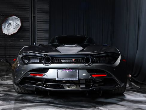 Used 2018 McLaren 720S Luxury RWD image 16