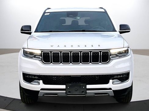 Certified 2024 Jeep Wagoneer L Series II w/ Flexible Seating Group image 3