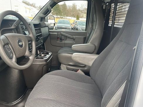 Used 2024 Chevrolet Express 2500 Work Van w/ Driver Convenience Package image 12