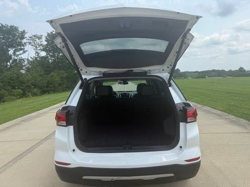Used 2022 Chevrolet Equinox Premier FWD image 7